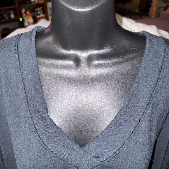 Orvis V-Neck Dropped Shoulders Sweatshirt - Picture 2 of 10